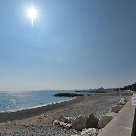 Seaside Pretty In A Green Setting * Cagnes-sur-Mer